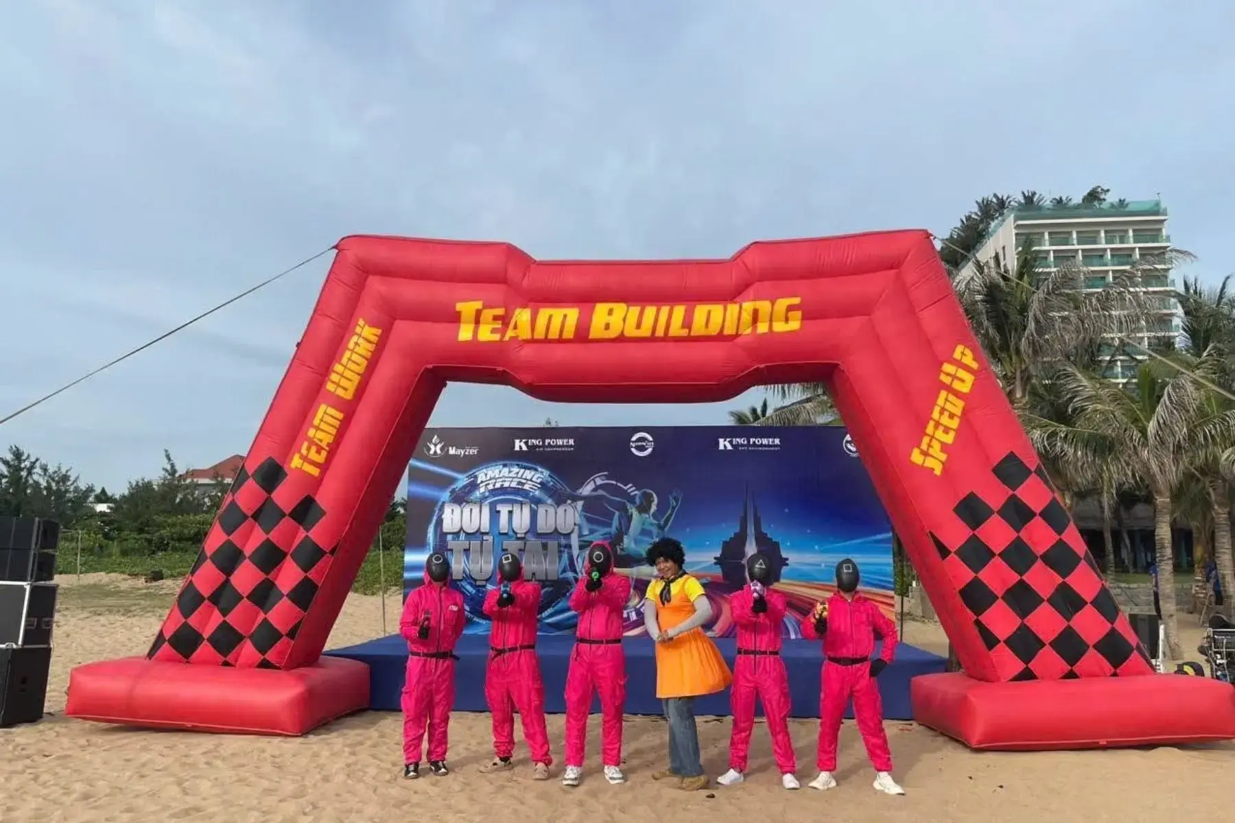 Hoạt động teambuilding Game Amazing Race