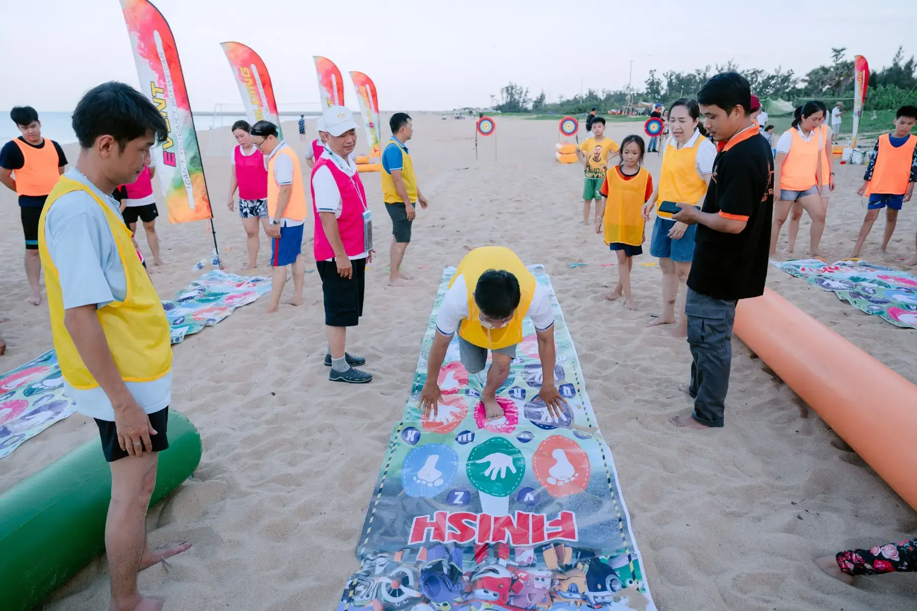 Trò chơi Team Building Phú Yên tạo không khí vui vẻ và tăng tinh thần đồng đội